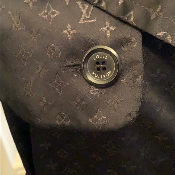 Stunning Louis Vuitton evening trench coat - Picture 4 of 8